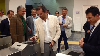 IL SINDACO DI NAPOLI DE MAGISTRIS VALIDA NFC SU FUTURA 4 DI METRONAPOLI